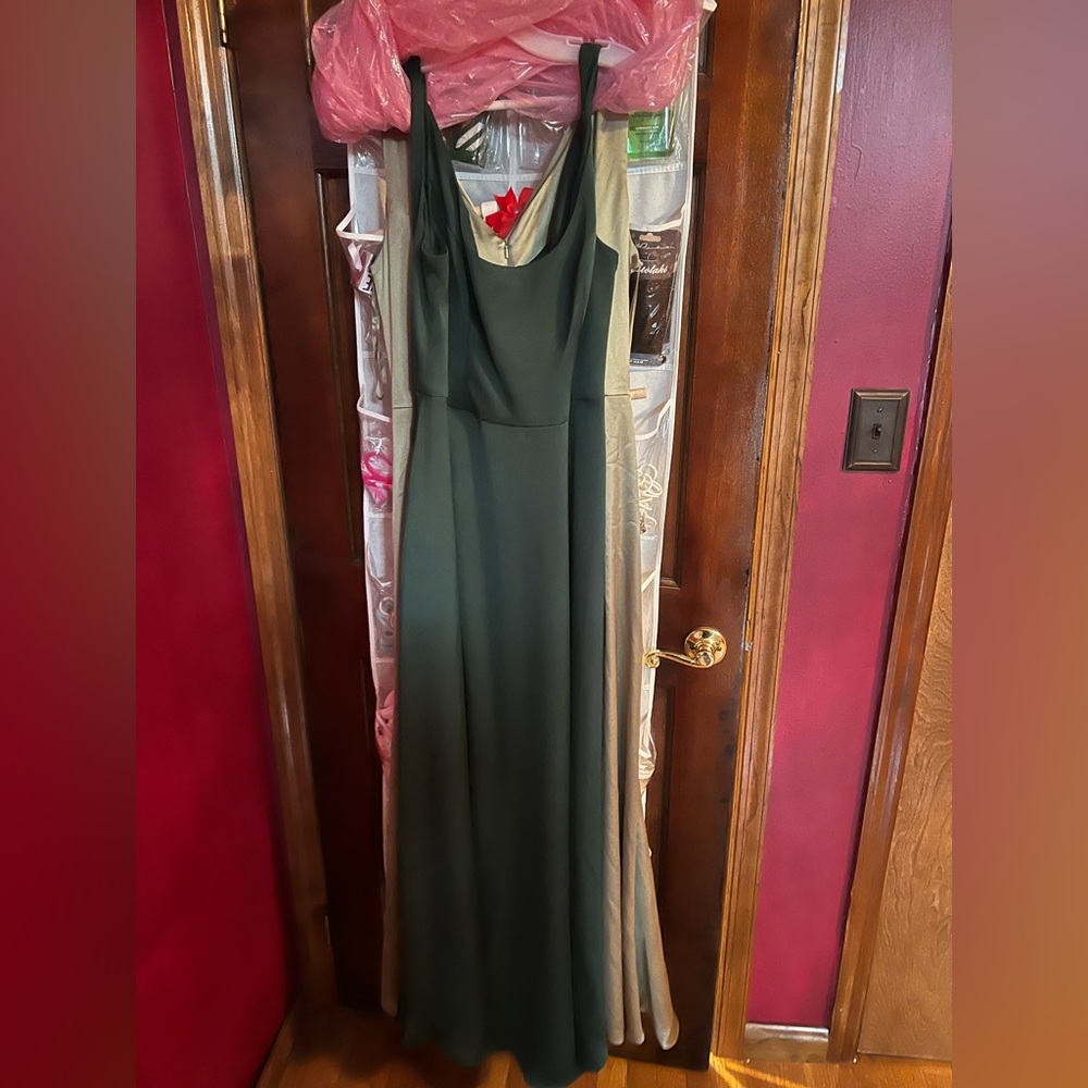 David’s bridal dark green size 12 dress worn once
